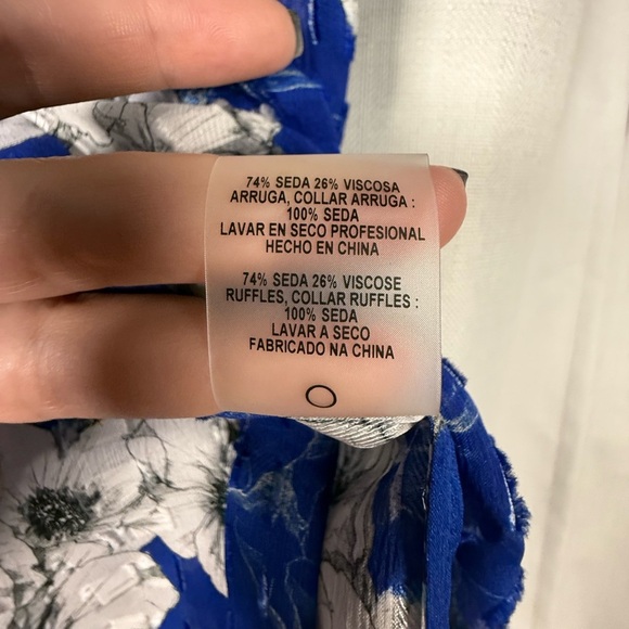 Elie Tahari Trixie Ruffle Blue and White Floral Textured Sleeveless Blouse - Picture 9 of 10